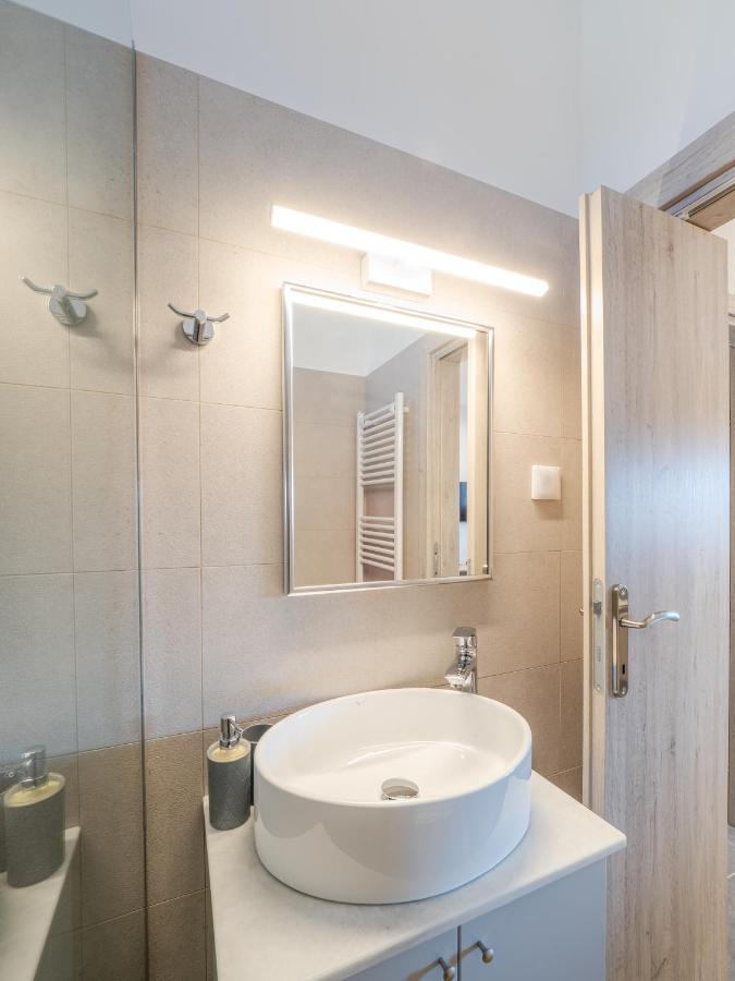 M&K - Maria'S Stylish Apartment Near Alykes Beach Corfu  外观 照片