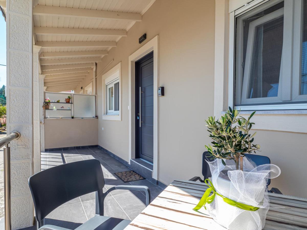M&K - Maria'S Stylish Apartment Near Alykes Beach Corfu  外观 照片