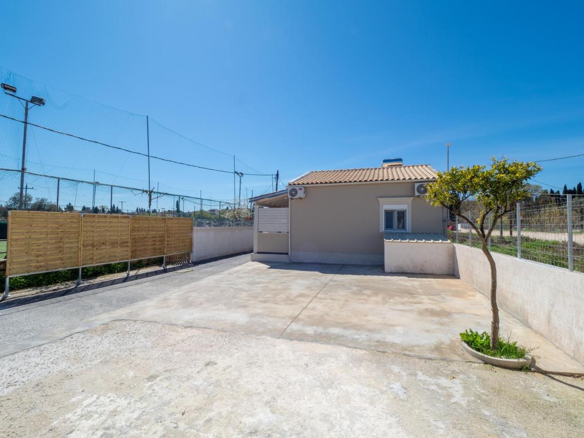 M&K - Maria'S Stylish Apartment Near Alykes Beach Corfu  外观 照片
